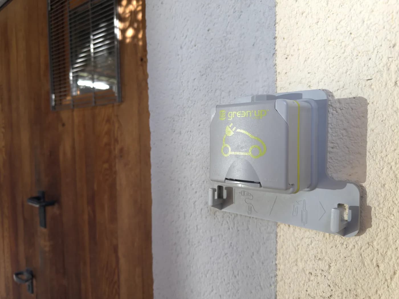 Borne de recharge VE certifiée IRVE