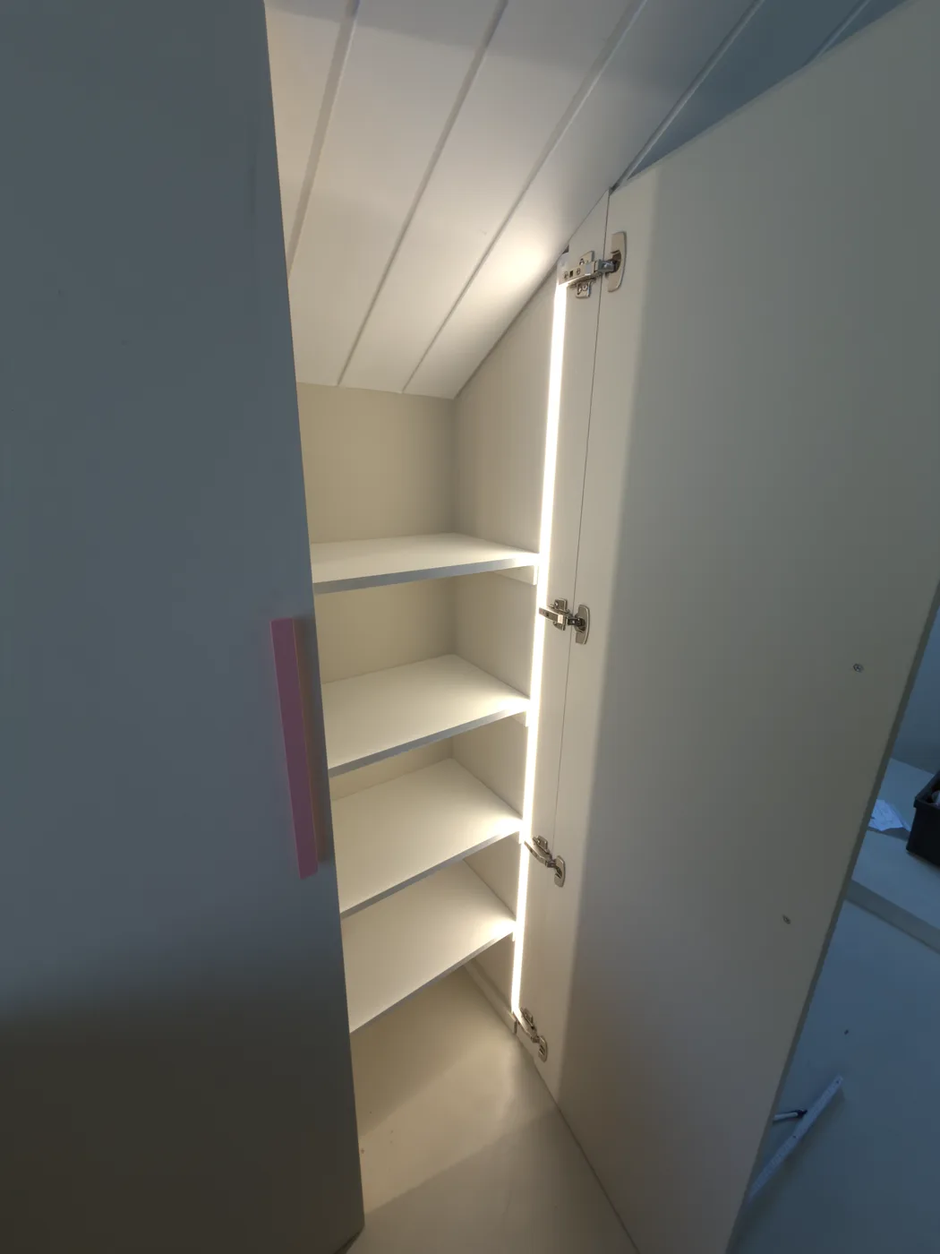 Éclairage LED de niche et rangements
